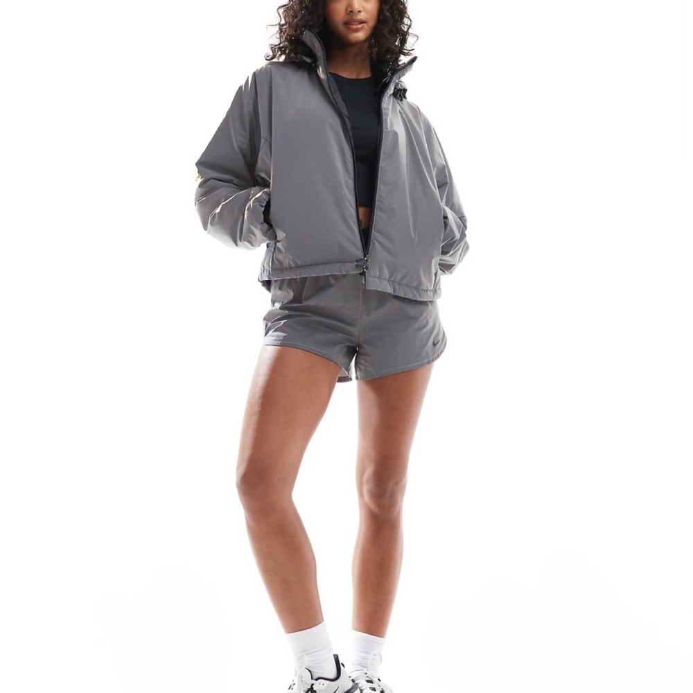 Nike reflective therma fit hooded Jacket NWT
